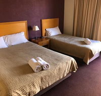 Horse  Jockey Hotel Motel - Kawana Tourism