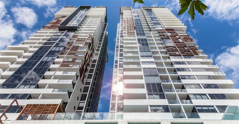 Hostrelax Residences On Merivale Street - Kawana Tourism 0