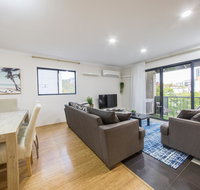 ISOLATION READY Super Size Me Top Location. Isolation Ready. Sanitised. Free CAT Bus Pool Gym and everything at your finge - Kawana Tourism