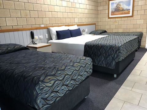 Jacaranda Country Motel - Kawana Tourism 1