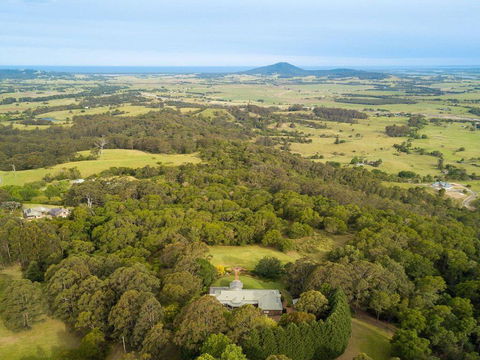Jaspers Brush - Tranquil Gardens & Stunning Views - Kawana Tourism 1