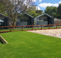 Jaspers Cabins - Kawana Tourism