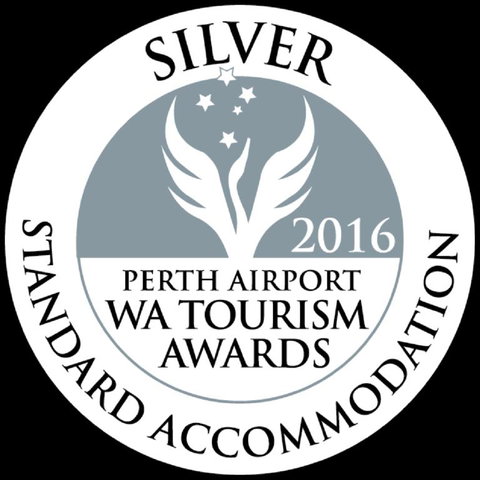 Kangaroo Inn - Kawana Tourism 3