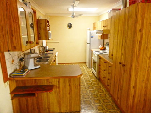 Kelly's Getaway @ Culburra Beach - Kawana Tourism 1