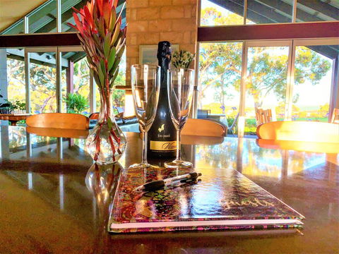 Kenwood Bank Vineyard Retreat - Kawana Tourism 1