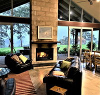 Kenwood Bank Vineyard Retreat - Kawana Tourism