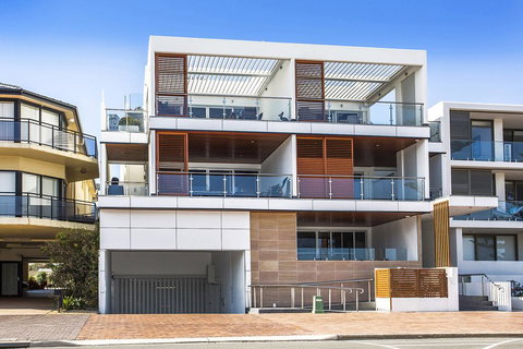 Kiama Seaside Getaway - Kawana Tourism 0