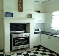 King Cottage - Kawana Tourism