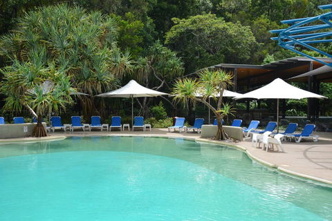Kingfisher Bay Resort - Kawana Tourism 2