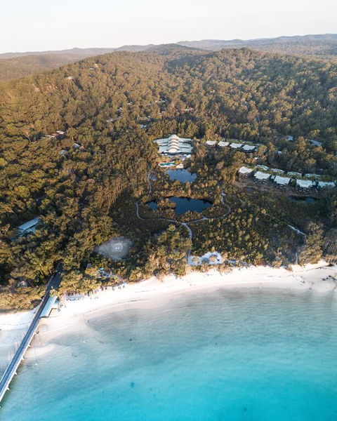 Kingfisher Bay Resort - Kawana Tourism 3