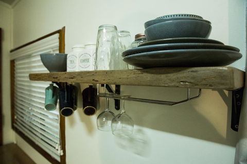 Kingfisher Cabin - Kawana Tourism 1