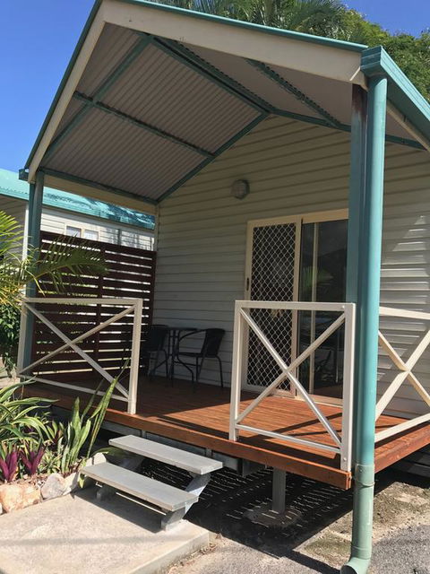 Kingfisher Caravan Park - Kawana Tourism 0
