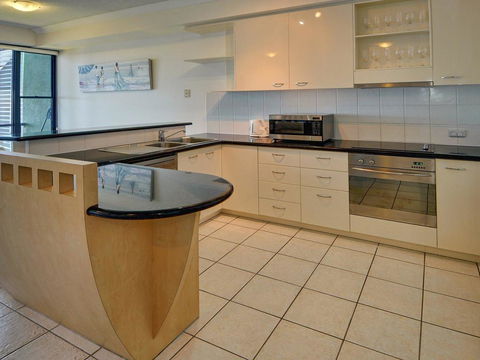 Kirribilli 13 - 2 BDRM Riverview Apartment - Kawana Tourism 3