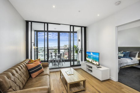 KOZYGURU FORTITUDE VALLEY 2 BED DESIGNER APT + FREE PARKING QFV179-803 - Kawana Tourism 0