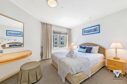 KOZYGURU THE ROCKS HARBOUR BRIDGE VIEW 1 BED APT SWIMMING POOL NTR098 - Kawana Tourism 1