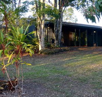 Lagoon Pocket Bed  Breakfast - Kawana Tourism