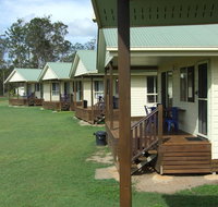 Lake Barra Cottages - Kawana Tourism