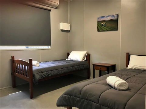 Lake Callide Retreat - Kawana Tourism 3