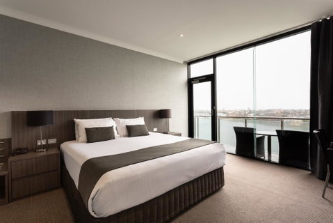 Lakes Hotel - Kawana Tourism 2