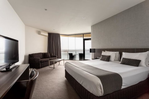 Lakes Hotel - Kawana Tourism 1
