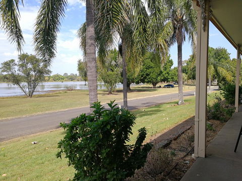 Lakeside Lodge Motel - Kawana Tourism 0