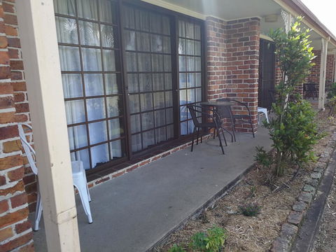 Lakeside Lodge Motel - Kawana Tourism 2