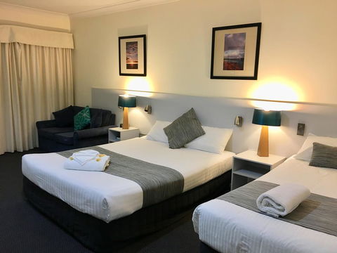 Lakeview Motor Inn - Kawana Tourism 0