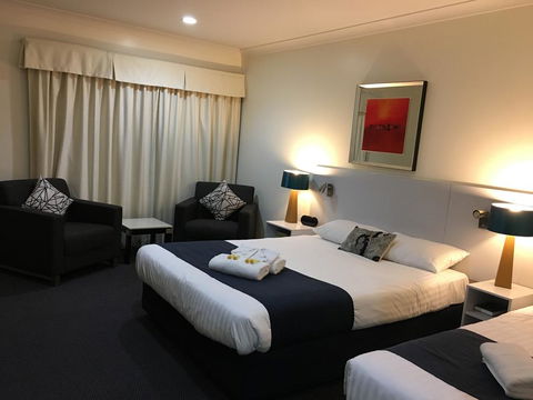 Lakeview Motor Inn - Kawana Tourism 1