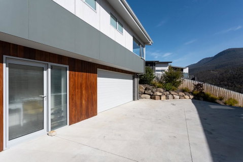 Lenah Valley Guesthouse - Kawana Tourism 2