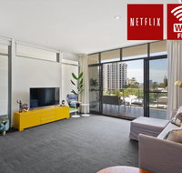 Luxe Furnished City Skyline Views - Kawana Tourism