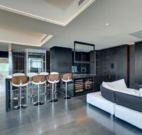 Luxe Haus - Kawana Tourism