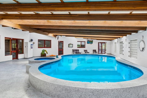 Luxury 6 Bedroom Home With Pool And Spa - Kawana Tourism 1