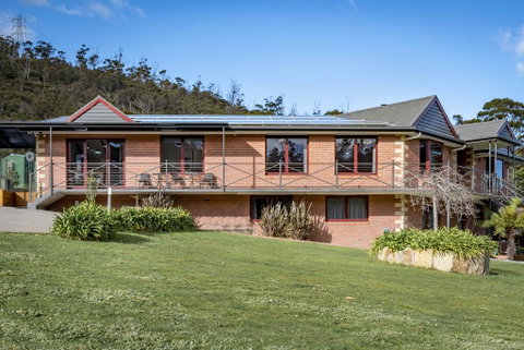 Luxury 6 Bedroom Home With Pool And Spa - Kawana Tourism 3