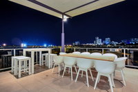 Luxury Darwin City Lights Jacuzzi Central Location Large House New Furnishings