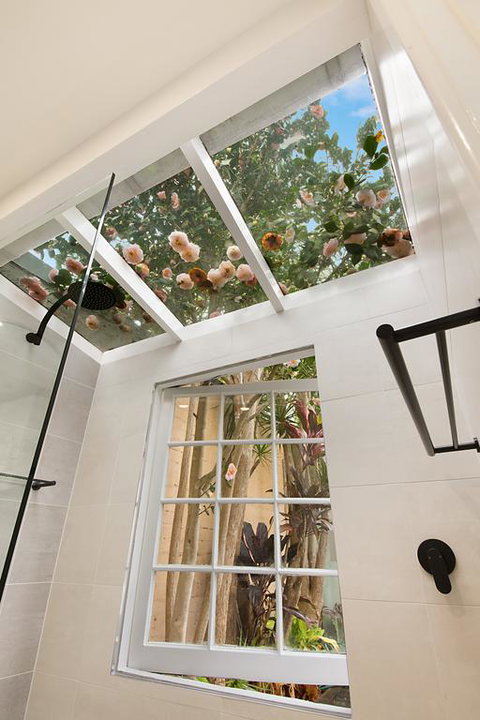 Luxury Designer Paddington Cottage + FREE WIFI - Kawana Tourism 3