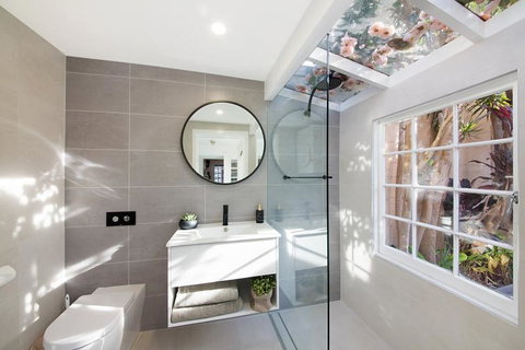 Luxury Designer Paddington Cottage + FREE WIFI - Kawana Tourism 1