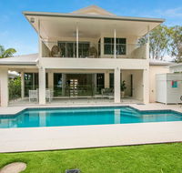 Luxury Living on the Beachfront - Kawana Tourism