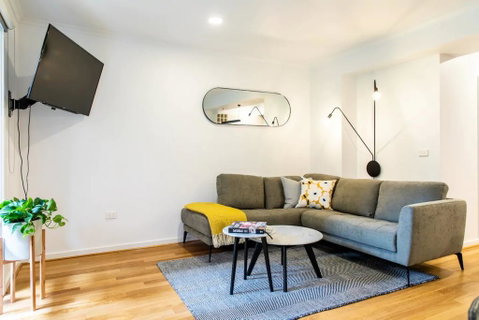 Luxury Spacious 2 Bedroom Fitzroy Apartment - Kawana Tourism 0