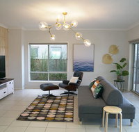 Luxury Waterfront Villa in Sanctuary Lakes - Kawana Tourism