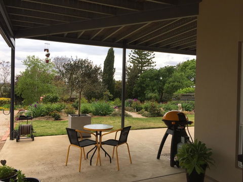 Lyreen's Apartment - Kawana Tourism 3