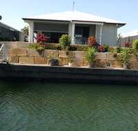 M  T's Waterfront Bed  Breakfast - Kawana Tourism