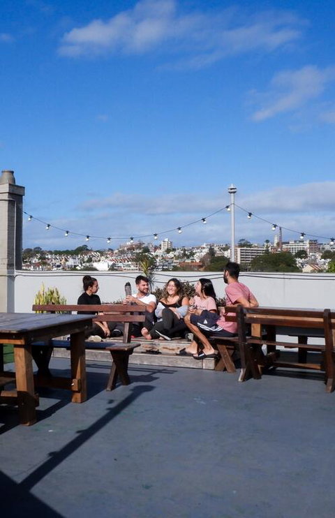 Mad Monkey Backpackers Bayswater - Kawana Tourism 3