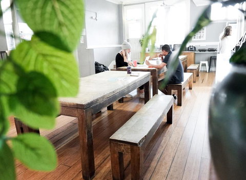 Mad Monkey Backpackers Bayswater - Kawana Tourism 2