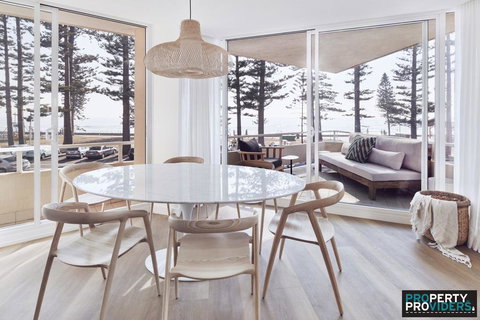 Manly Breakwater Executive Apartment - Kawana Tourism 1