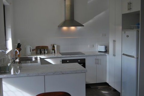 Maple Tree Cottage - Kawana Tourism 1