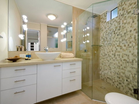 Mariner Cove 1 - 2 BDRM Apt On Parkyn Pde - Kawana Tourism 1