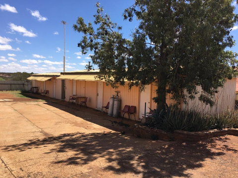 Meekatharra Hotel - Kawana Tourism 1