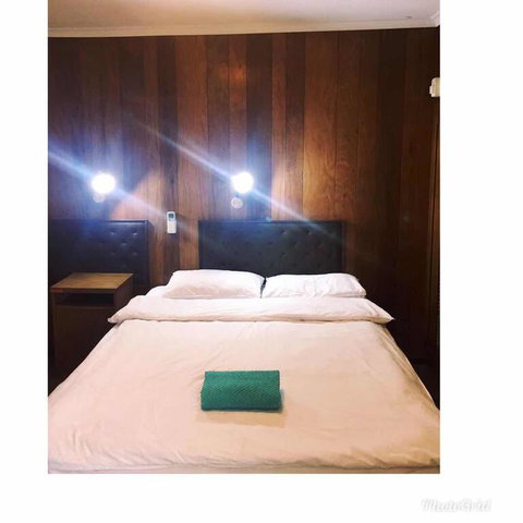 Meekatharra Hotel - Kawana Tourism 3