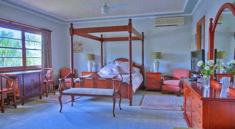 Melville House Bed And Breakfast - Kawana Tourism 1