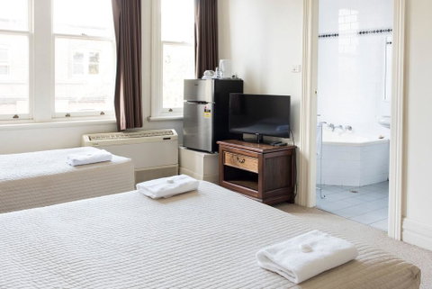 Mercantile Hotel - Kawana Tourism 2